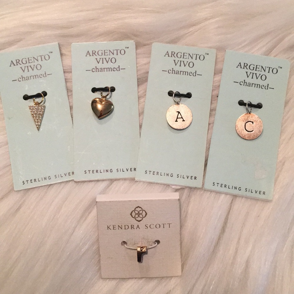 5 Charms - Picture 2 of 6